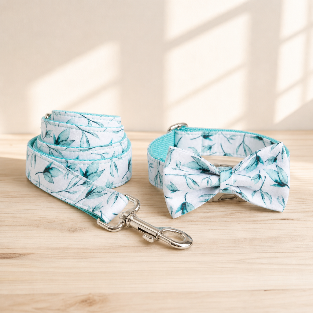 Botanical Loop Leash lifestyle image